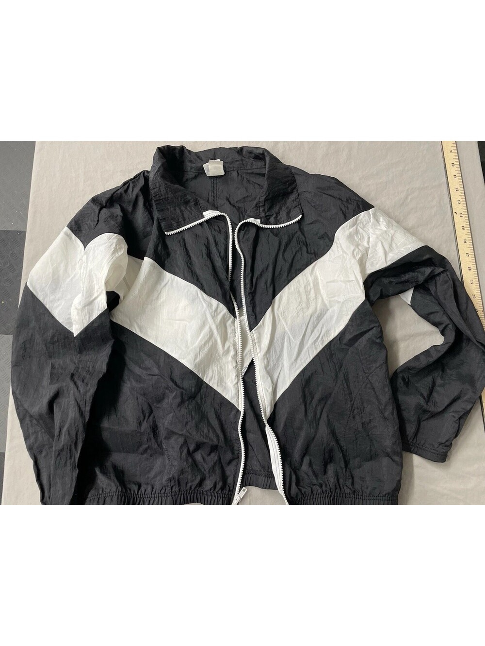 Body Wrappers Jacket Black & White Windbreaker Zip Up Size Medium